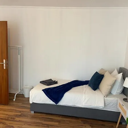 Charmantes Familienrefugium Im Zentrum Von - Eleganz & Komfort Ideal Fur Familien 公寓 *